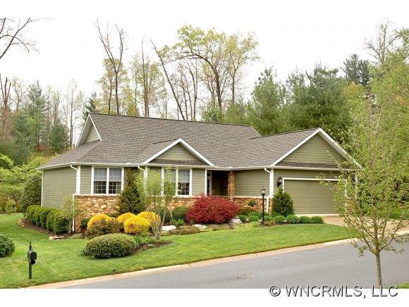 50 Whistlewood Ln., Hendersonville, NC 28739