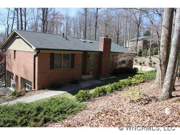 505 Starmount Ave., Hendersonville, NC 28791