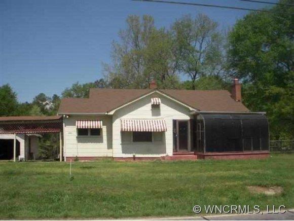 2491 Harris Henrietta Rd., Henrietta, NC 28076