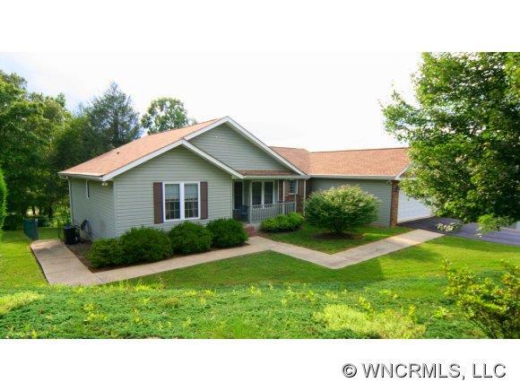 4 Cozy Cove, Hendersonville, NC 28792