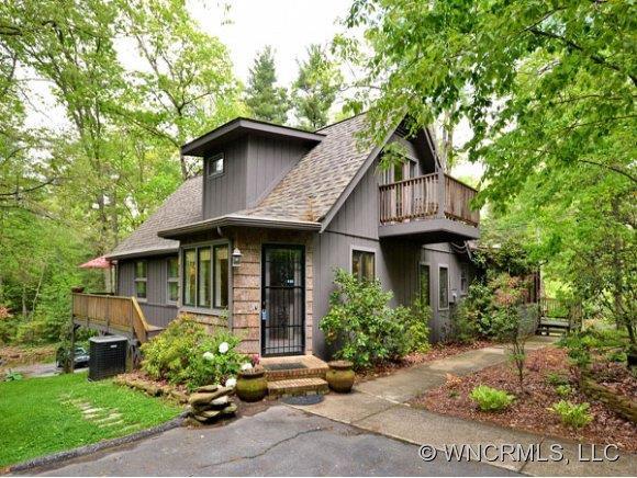 651 Sunrise Dr., Hendersonville, NC 28791