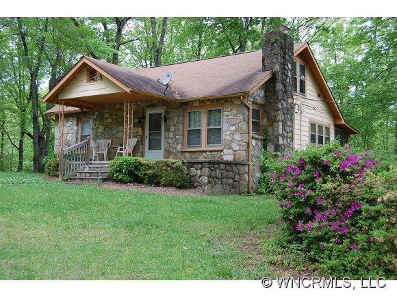 466 Mountain Rd., Hendersonville, NC 28791