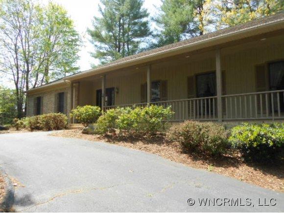 11 Cove Loop Road, Hendersonville, NC 28739