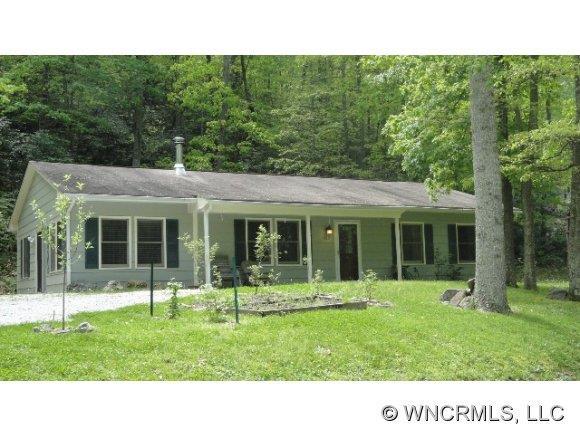 819 Wickins Drive, Hendersonville, NC 28791