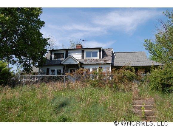 19 Homeward Rd., Weaverville, NC 28787