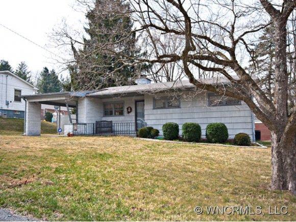 206 Mulberry Street, Clyde, NC 28721