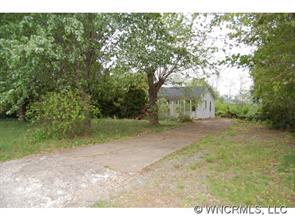 20 Wedgefield Dr., Asheville, NC 28804