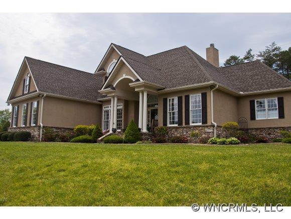 14 Devonshire Drive, Weaverville, NC 28787