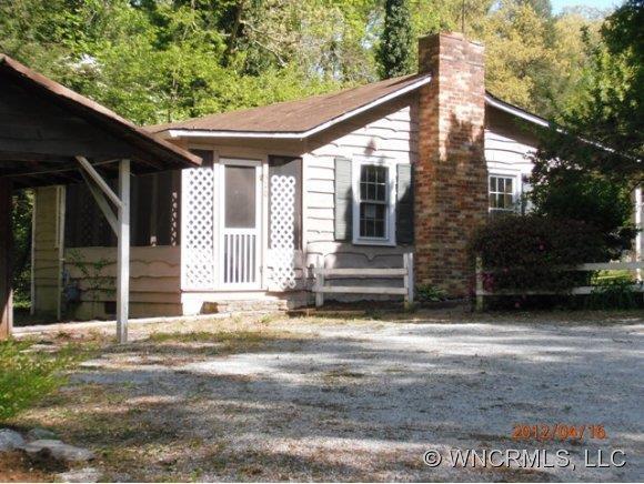 320 Dove Haven Ln., Hendersonville, NC 28791