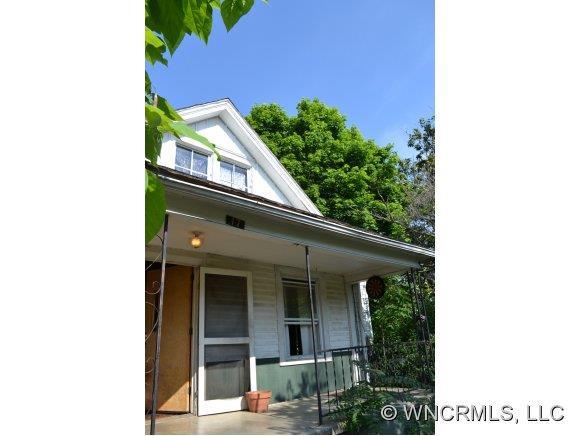 17 Mount Clare Ave., Asheville, NC 28801