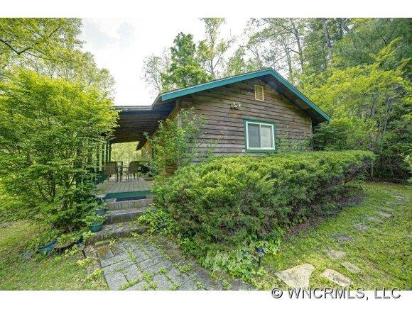 69 Raven Creek Drive, Hendersonville, NC 28739