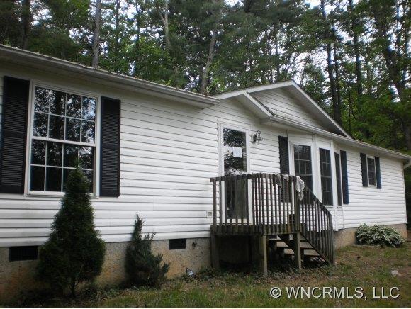 786 Hillside Ln., Hendersonville, NC 28739