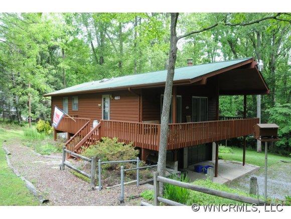 460 Armstrong Ave., Hendersonville, NC 28739