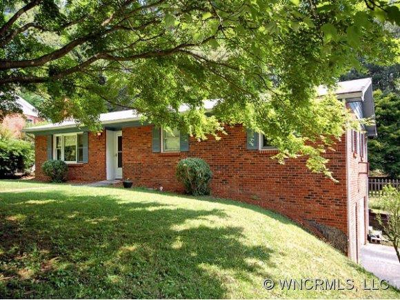 24 Pinehurst Circle, Arden, NC 28704