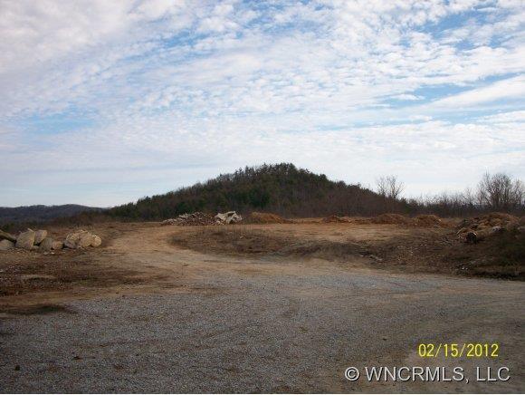 98 Willard Ln., Hendersonville, NC 28792