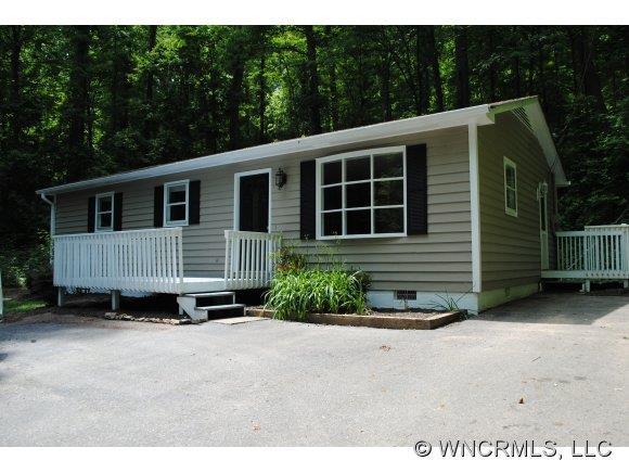 71 Hemlock St., Arden, NC 28704