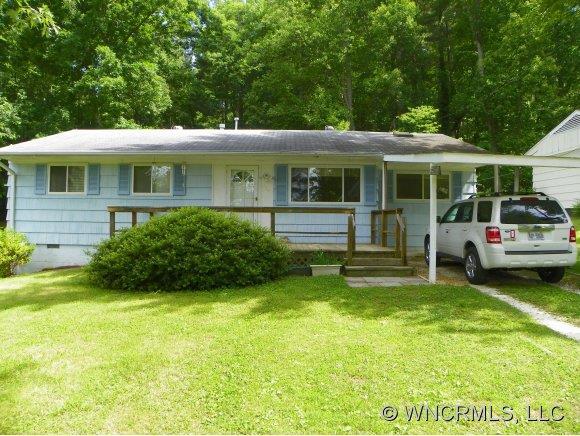 664 Crystal Dr., Hendersonville, NC 28791