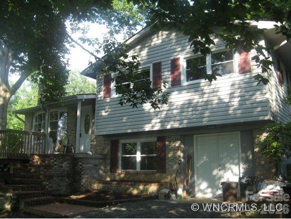 3 Whippoorwill Rd, Brevard, NC 28712