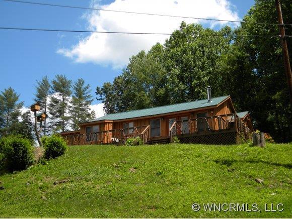 325 Wildflower Lane, Burnsville, NC 28724