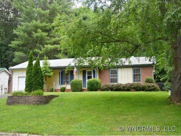 285 Foxcroft Drive, Asheville, NC 28806