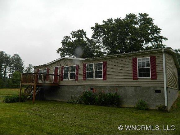 1210 N Prestonwood Dr., Hendersonville, NC 28739