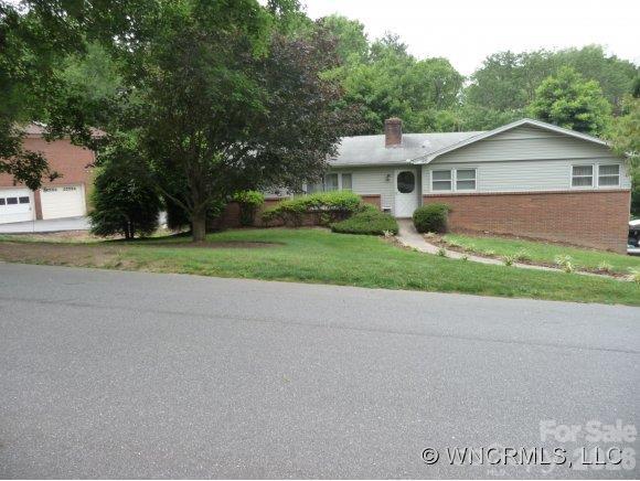 24 Alclare Dr., Asheville, NC 28804