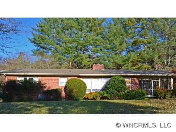 156 Rolling Green Drive, Sylva, NC 28789