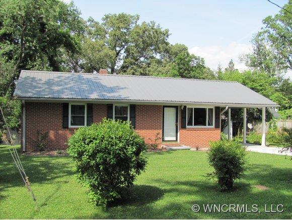 22 Robinson Avenue, Brevard, NC 28712