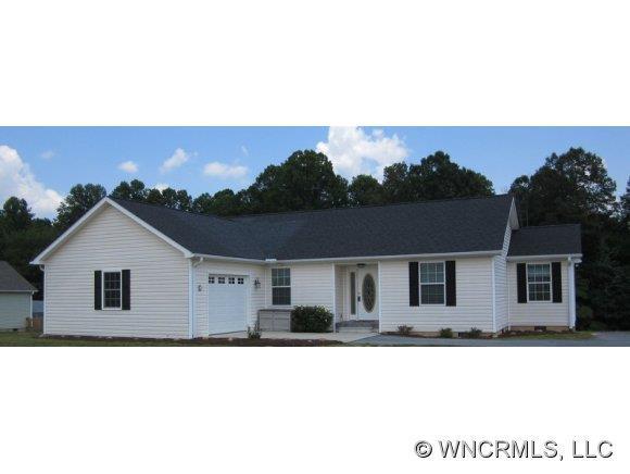 21 Aarons Creek Ln., Flat Rock, NC 28731