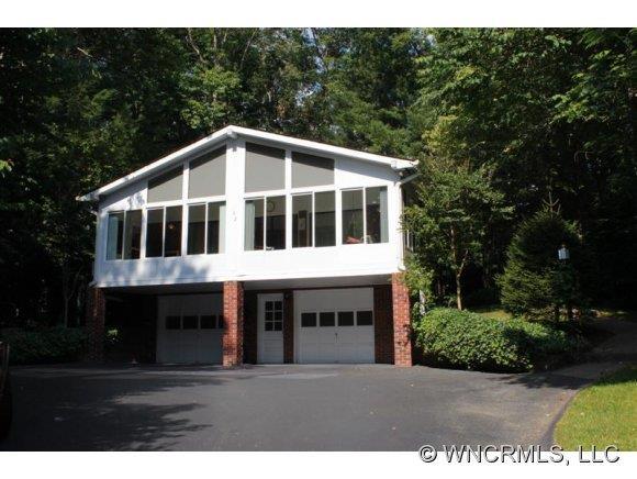 312 Colony Ln, Hendersonville, NC 28791