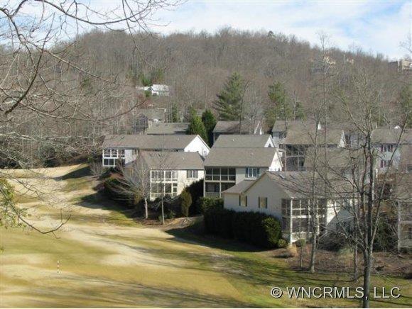 27 Putter Ct., Hendersonville, NC 28739