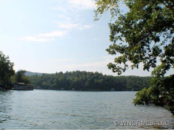 1923 S. Lake Summit Road, Tuxedo, NC 28790