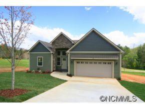 88 Triple Fairways Drive, Hendersonville, NC 28739