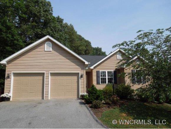 379 High Ridge Drive, Mills River, NC 28759