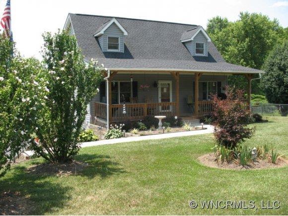 419 Kimzey Rd, Mills River, NC 28759