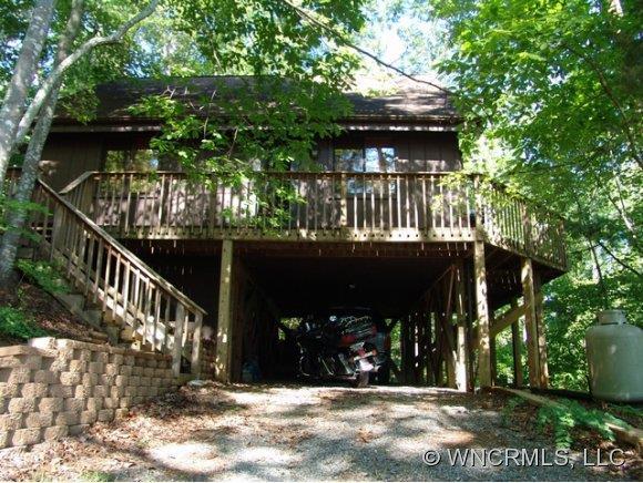 105 Gentle Winds Ln, Lake Lure, NC 28746