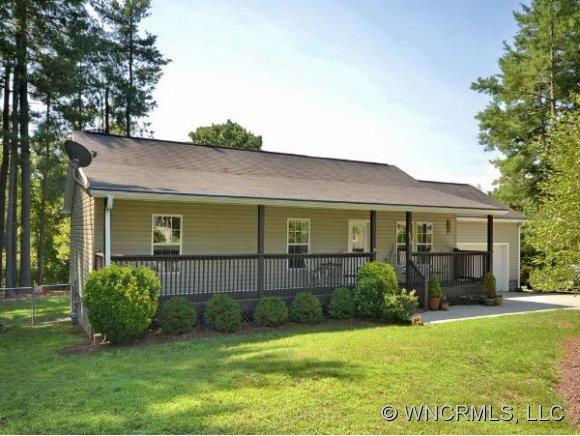 1010 Cherokee Drive, Hendersonville, NC 28739