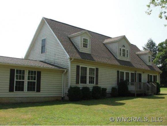 1872 N Rugby Road, Hendersonville, NC 28791