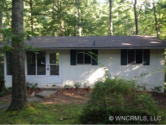 371 Blooming Laurel Dr., Hendersonville, NC 28792