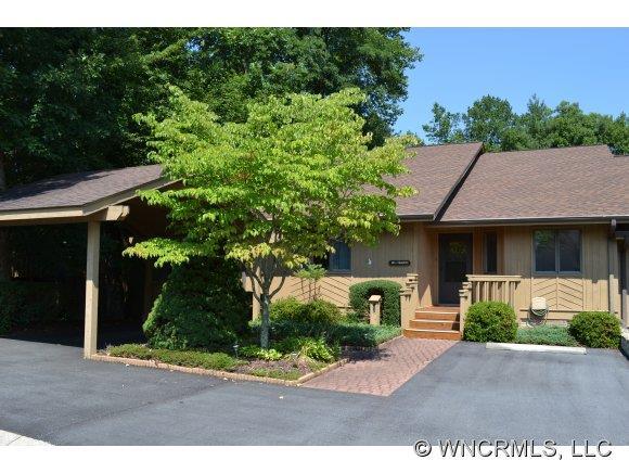 503 Red Oak Dr., Hendersonville, NC 28791