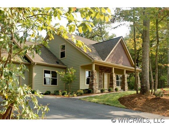 176 Horse Shoe Ridge Trail, Hendersonville, NC 28739