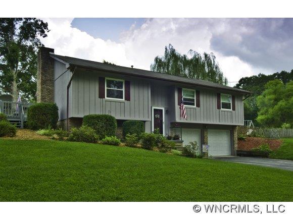 33 Riannon Lane, Hendersonville, NC 28791