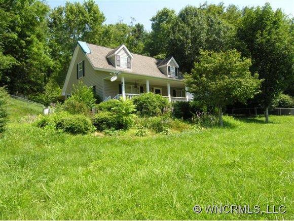 212 Timber Leaf Dr, Sylva, NC 28779