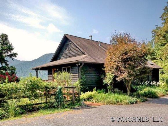 504 Upper Flat Creek Rd., Weaverville, NC 28787