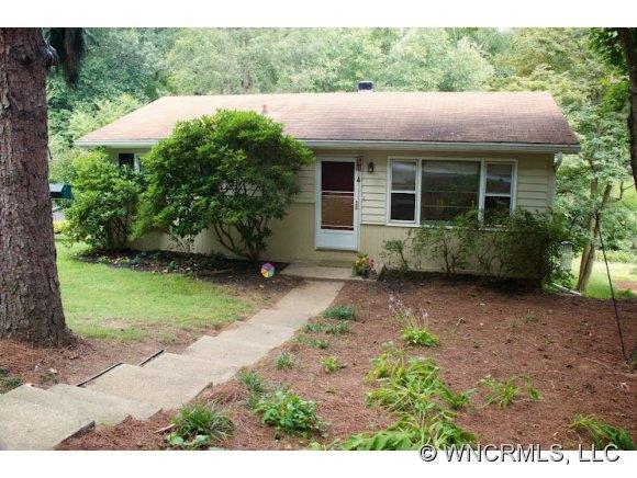 12 Old Turnpike Rd, Arden, NC 28704