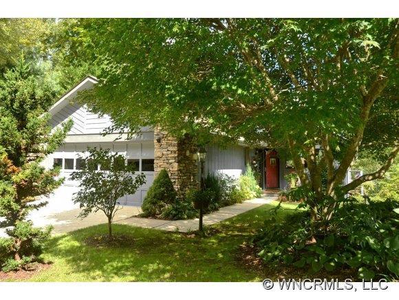 3010 Golfside Ln., Hendersonville, NC 28739