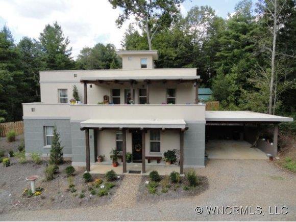 35 Lake Ave., Black Mountain, NC 28711