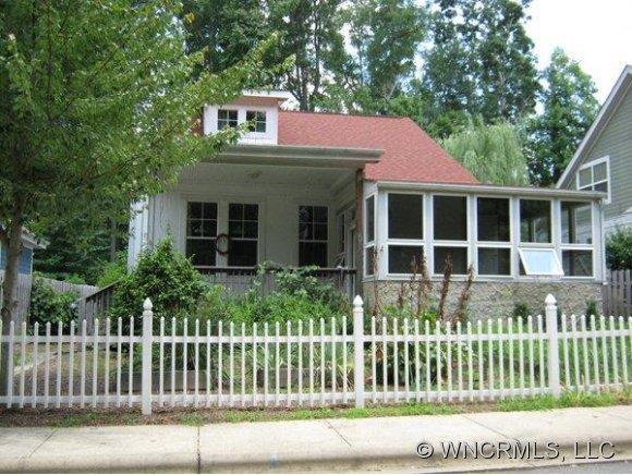 59 Covered Bridge Dr., Flat Rock, NC 28731