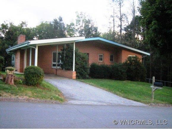 160 Leatherwood Street, Waynesville, NC 28786