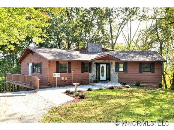 376 Love Ln., Waynesville, NC 28786